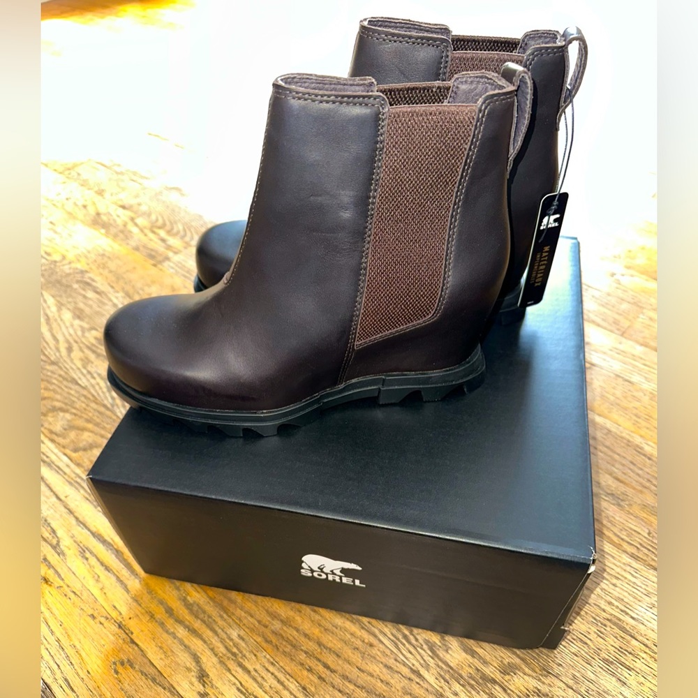 Sorel Joan of Arctic wedge III Chelsea boot